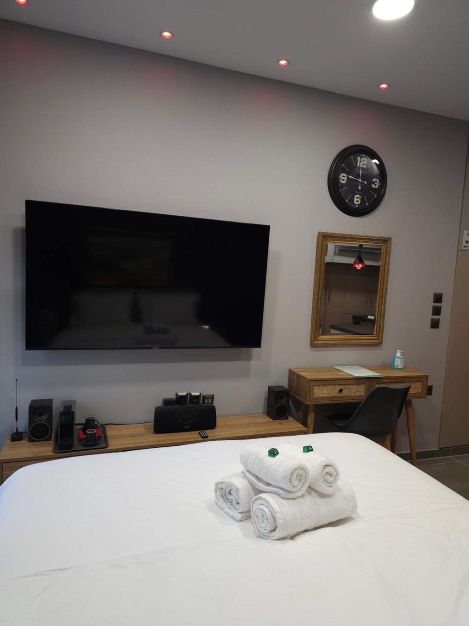 Dione Luxury Business Suite In The Heart Of Atena Exterior foto