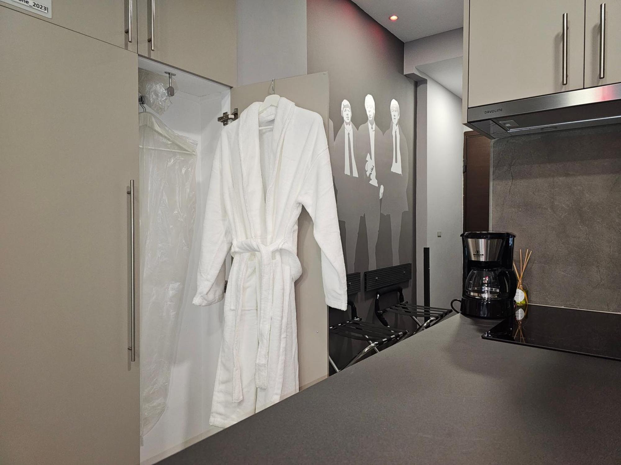 Dione Luxury Business Suite In The Heart Of Atena Exterior foto