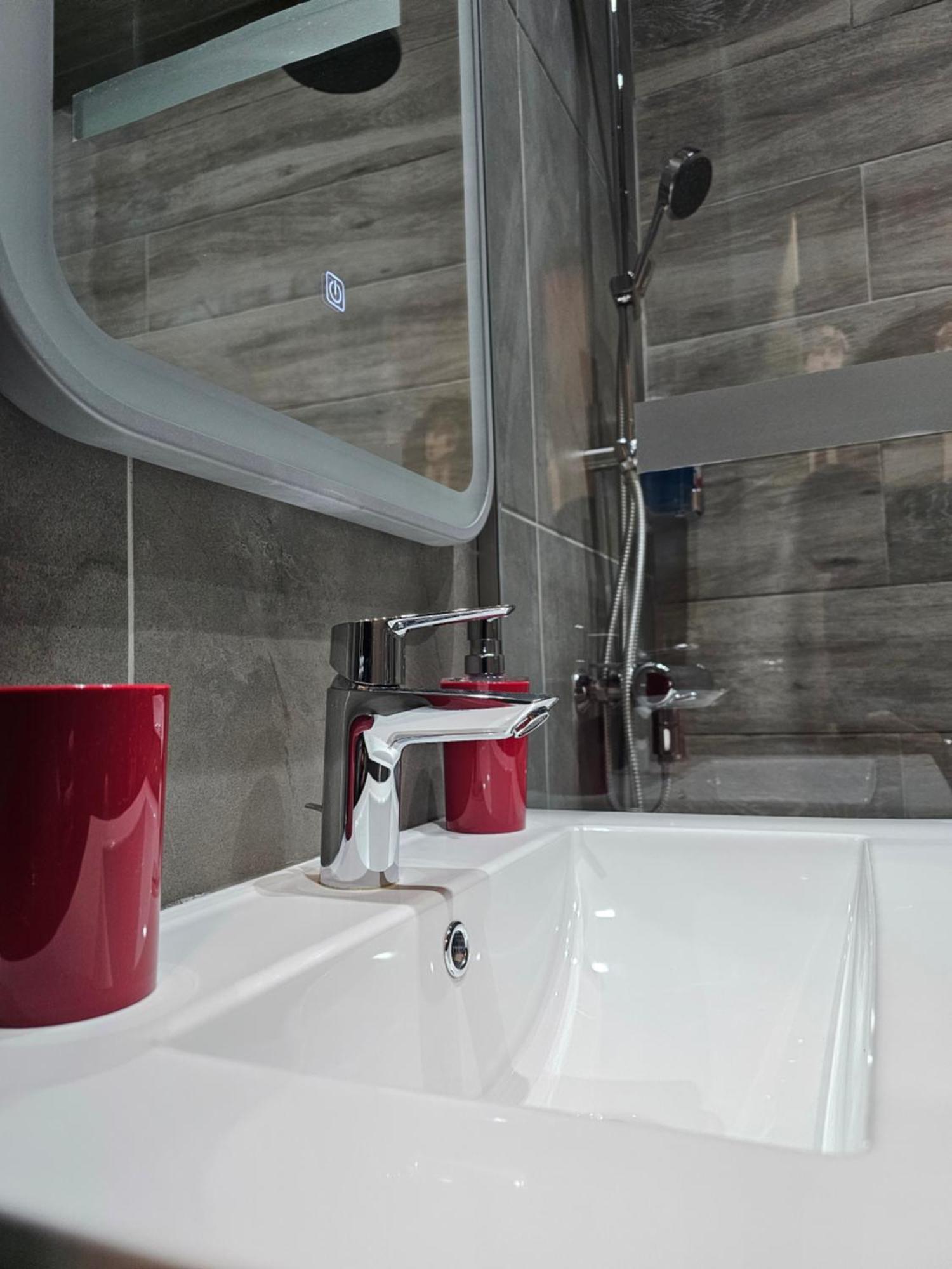 Dione Luxury Business Suite In The Heart Of Atena Exterior foto