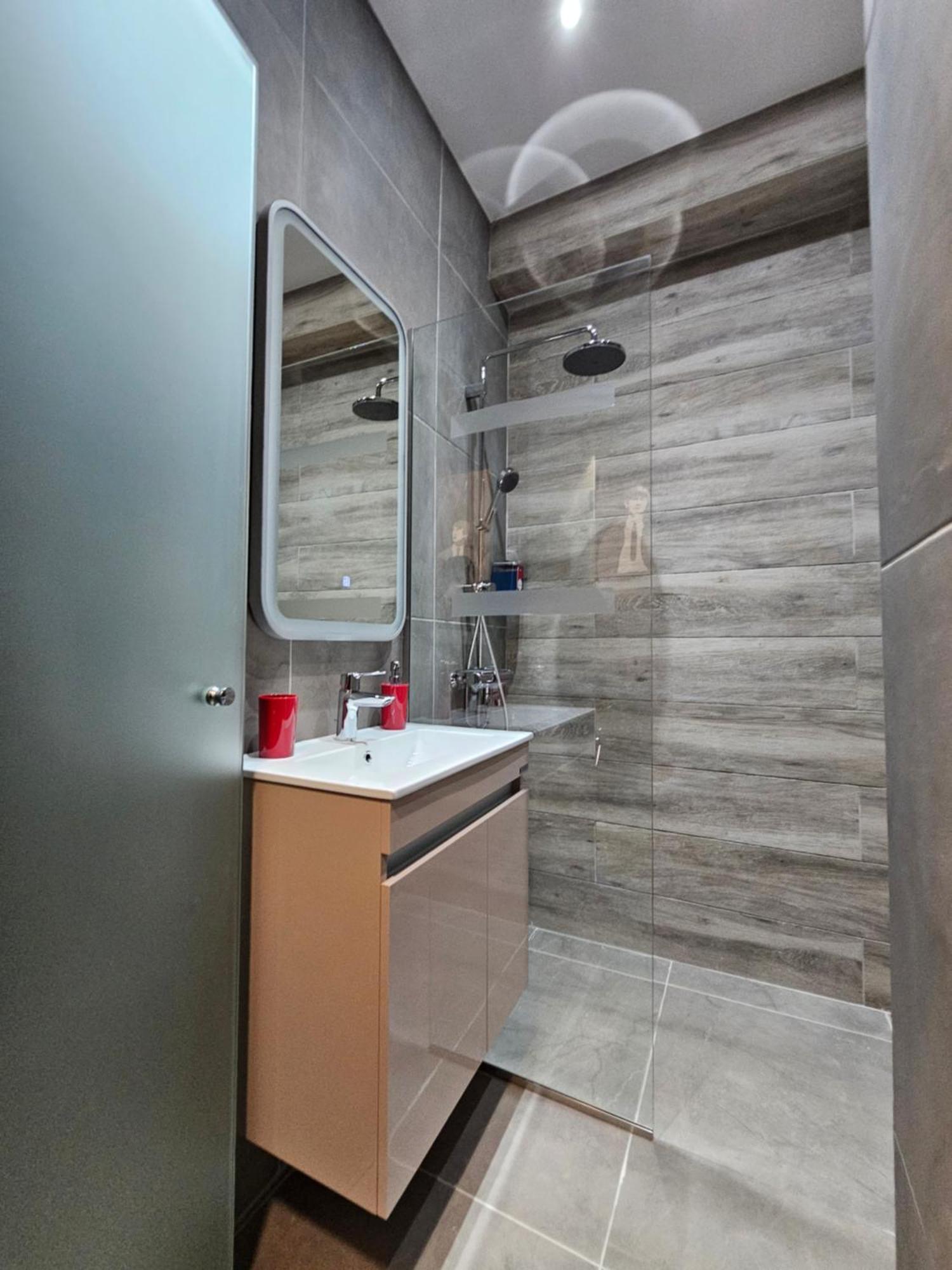 Dione Luxury Business Suite In The Heart Of Atena Exterior foto