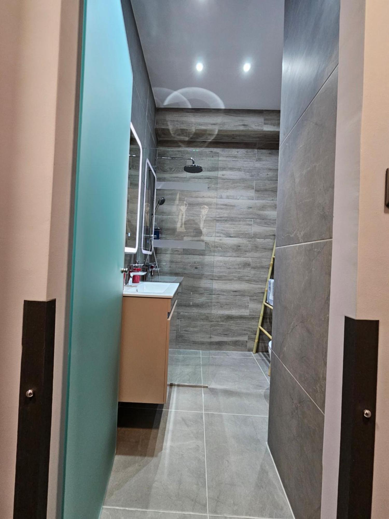 Dione Luxury Business Suite In The Heart Of Atena Exterior foto